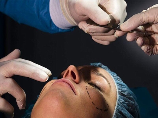 ارائه خدمات جراحی پلاستیک ،ترمیمی و زیبایی در بیمارستان شهدای گمنام